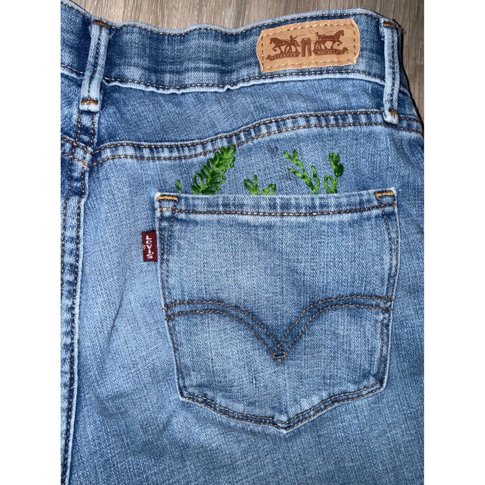 Levis 525 Perfect Waist Straight Leg Jeans Blue Medium Wash Embroidered Womens 6